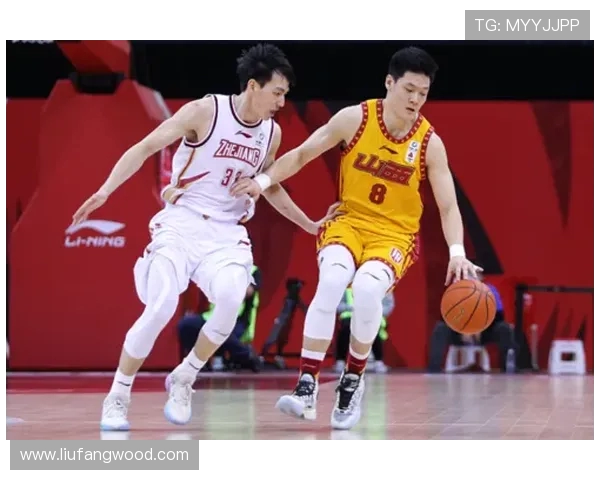 吴前:从篮球场上的领袖到生活中的奋斗者,展现不凡的拼搏精神与人生哲学